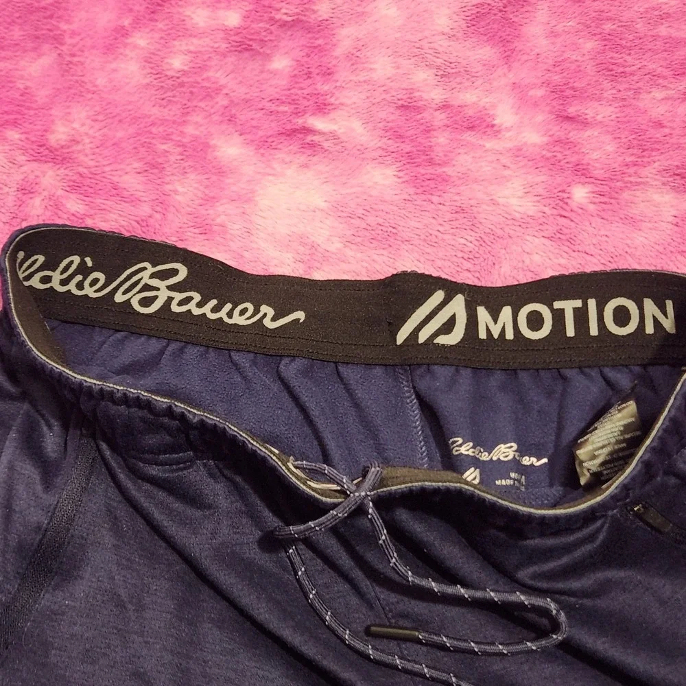 Eddie Bauer Motion Pants Men's Medium - High‎ Rise Performance Joggers Navy
